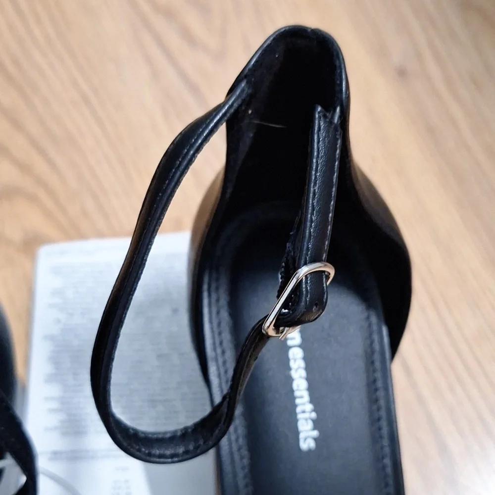 Amazon Essentials Ankle Strap Sandal Low Heeled Shoes Black